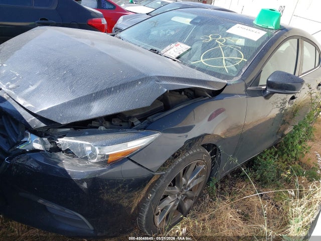 3MZBN1L35JM266597 Mazda Mazda3 Touring