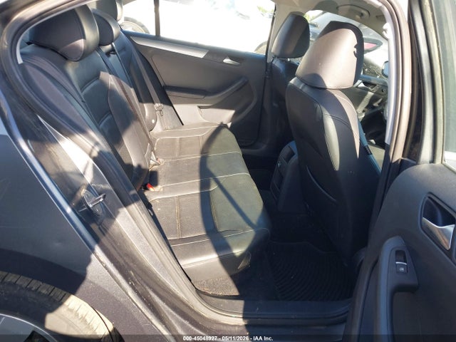 2015 Volkswagen Jetta 1.8t Se მანქანა იყიდება აუქციონზე, vin: 3VWD17AJ3FM283950, აუქციონის ნომერი: 45048927