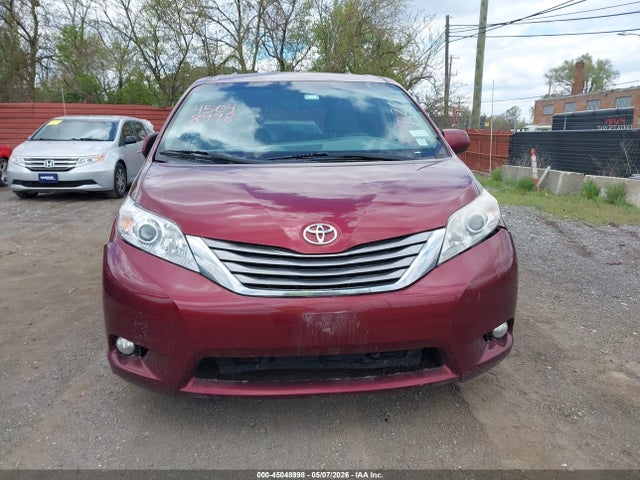 45048998 :رقم المزاد ، 5TDYK3DC7FS636388 vin ، 2015 Toyota Sienna Xle 8 Passenger مزاد بيع
