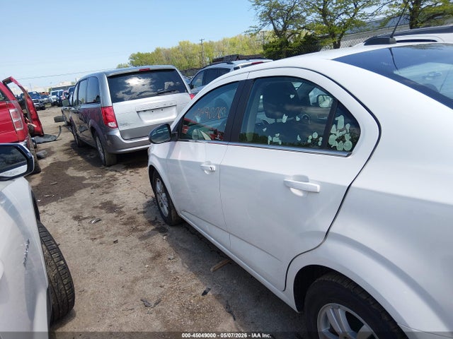 Продажа на аукционе авто 2015 Chevrolet Sonic Lt Auto, vin: 1G1JC5SH8F4123101, номер лота: 45049000