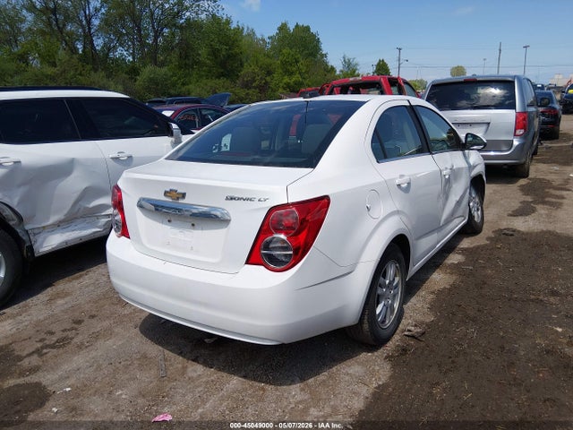 Продажа на аукционе авто 2015 Chevrolet Sonic Lt Auto, vin: 1G1JC5SH8F4123101, номер лота: 45049000
