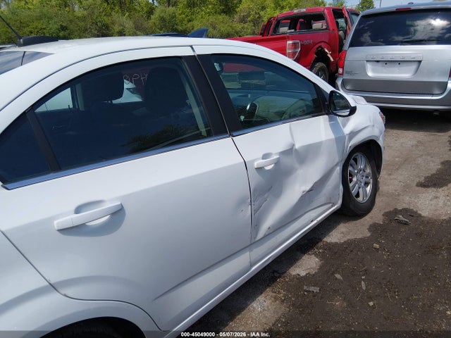 Продажа на аукционе авто 2015 Chevrolet Sonic Lt Auto, vin: 1G1JC5SH8F4123101, номер лота: 45049000