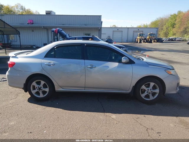 45049028 :رقم المزاد ، 2T1BU4EE4DC942427 vin ، 2013 Toyota Corolla Le مزاد بيع