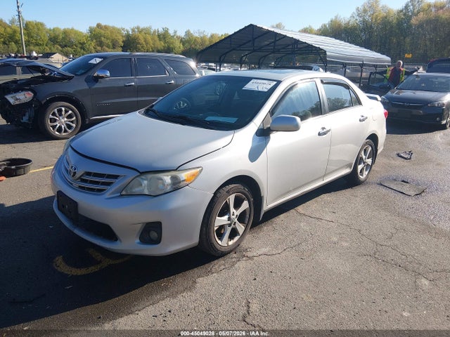 45049028 :رقم المزاد ، 2T1BU4EE4DC942427 vin ، 2013 Toyota Corolla Le مزاد بيع