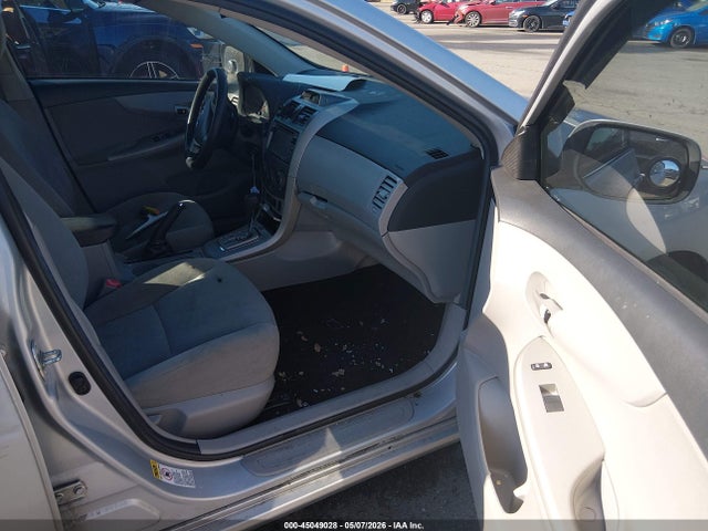 45049028 :رقم المزاد ، 2T1BU4EE4DC942427 vin ، 2013 Toyota Corolla Le مزاد بيع
