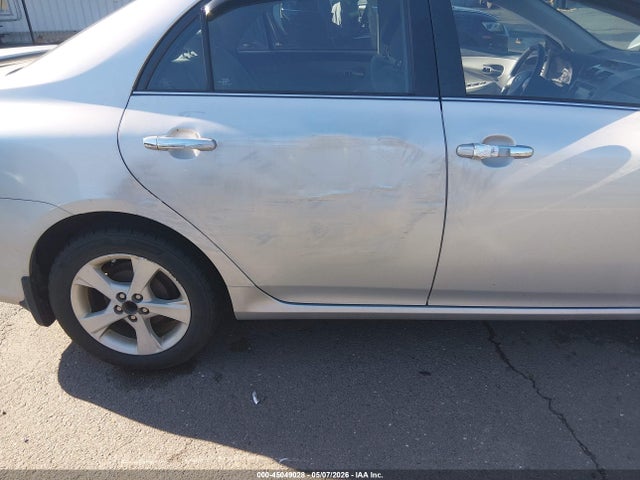 45049028 :رقم المزاد ، 2T1BU4EE4DC942427 vin ، 2013 Toyota Corolla Le مزاد بيع