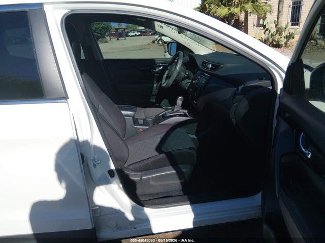 JN1BJ1CP0HW008969 Nissan Rogue Sport Sv