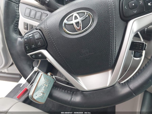2015 Toyota Highlander Xle V6 მანქანა იყიდება აუქციონზე, vin: 5TDJKRFH1FS174858, აუქციონის ნომერი: 45049107
