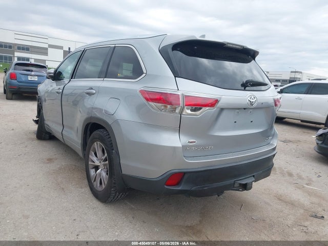 2015 Toyota Highlander Xle V6 მანქანა იყიდება აუქციონზე, vin: 5TDJKRFH1FS174858, აუქციონის ნომერი: 45049107