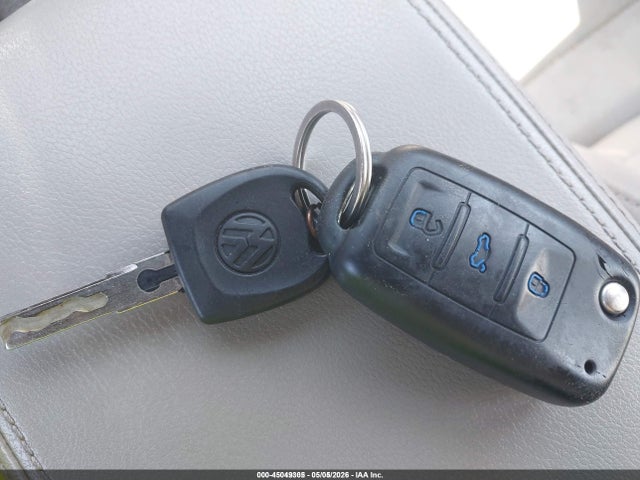45049305 :رقم المزاد ، 1VWBT7A34GC033820 vin ، 2016 Volkswagen Passat 1.8t Se مزاد بيع
