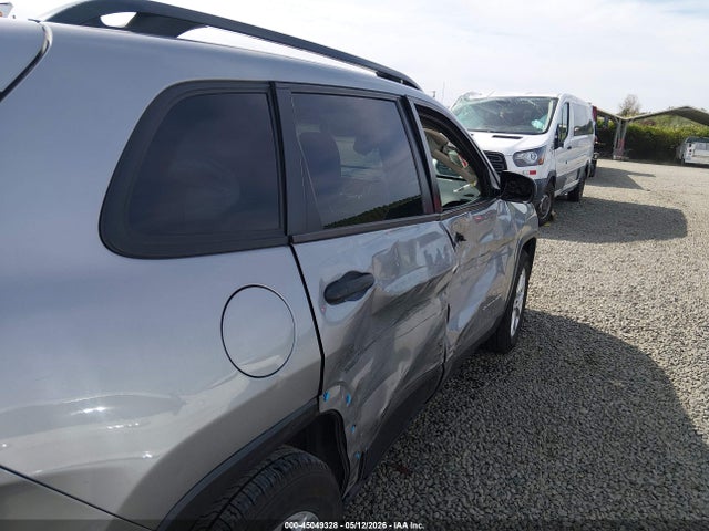 1C4PJMAB0GW175990 Jeep Cherokee Sport