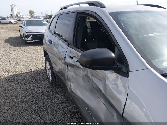 1C4PJMAB0GW175990 Jeep Cherokee Sport