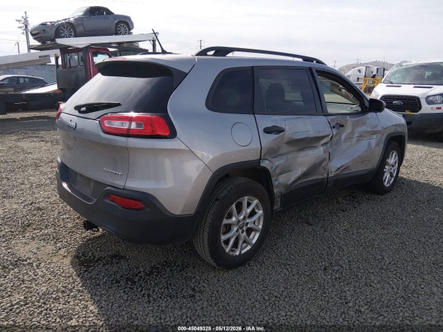 1C4PJMAB0GW175990 Jeep Cherokee Sport