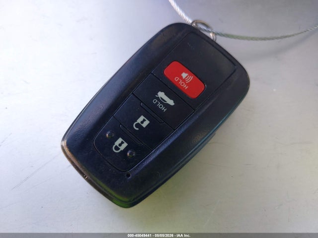 45049441 :رقم المزاد ، 4T1S31AK4NU589166 vin ، 2022 Toyota Camry Se Hybrid مزاد بيع
