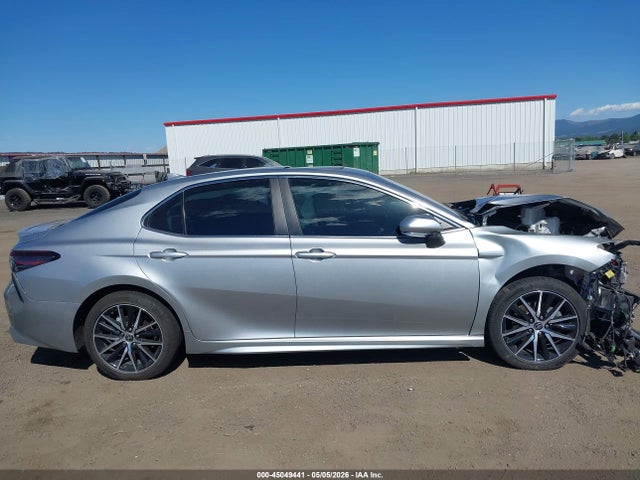 45049441 :رقم المزاد ، 4T1S31AK4NU589166 vin ، 2022 Toyota Camry Se Hybrid مزاد بيع