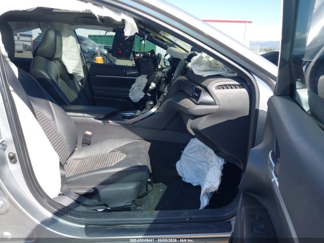 45049441 :رقم المزاد ، 4T1S31AK4NU589166 vin ، 2022 Toyota Camry Se Hybrid مزاد بيع