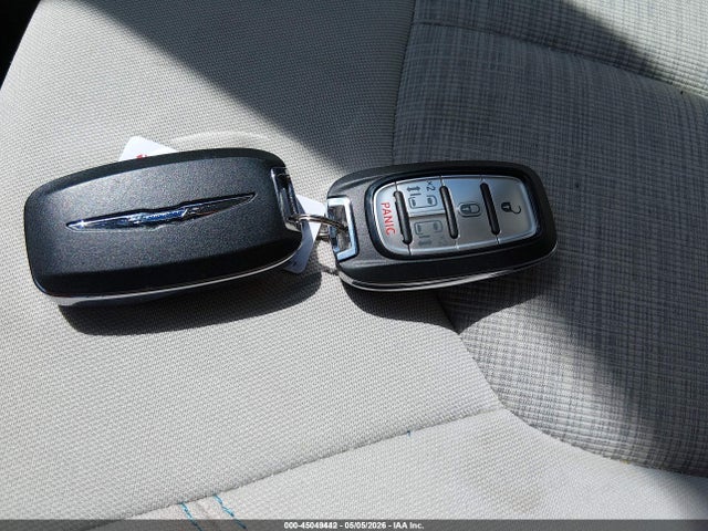 Продажа на аукционе авто 2018 Chrysler Pacifica Hybrid Touring Plus, vin: 2C4RC1H78JR355222, номер лота: 45049442