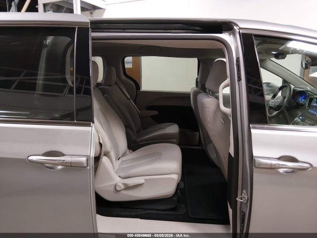 Продажа на аукционе авто 2018 Chrysler Pacifica Hybrid Touring Plus, vin: 2C4RC1H78JR355222, номер лота: 45049442