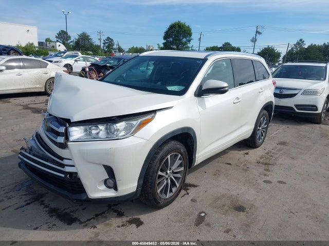 Продаж на аукціоні авто 2018 Toyota Highlander Xle, vin: 5TDKZRFH0JS537059, номер лоту: 45049452