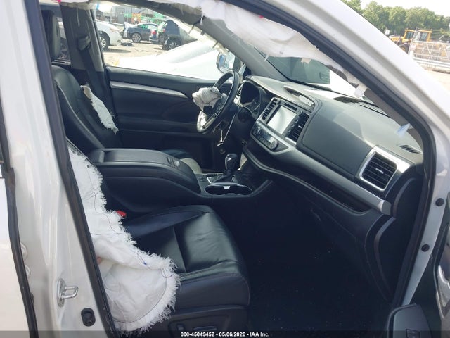 Продаж на аукціоні авто 2018 Toyota Highlander Xle, vin: 5TDKZRFH0JS537059, номер лоту: 45049452