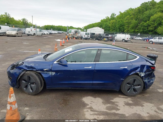 45049477 :رقم المزاد ، 5YJ3E1EA6JF052175 vin ، 2018 Tesla Model 3 مزاد بيع