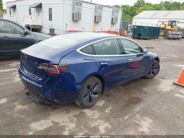 45049477 :رقم المزاد ، 5YJ3E1EA6JF052175 vin ، 2018 Tesla Model 3 مزاد بيع