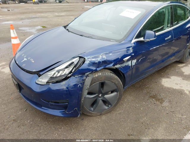 45049477 :رقم المزاد ، 5YJ3E1EA6JF052175 vin ، 2018 Tesla Model 3 مزاد بيع