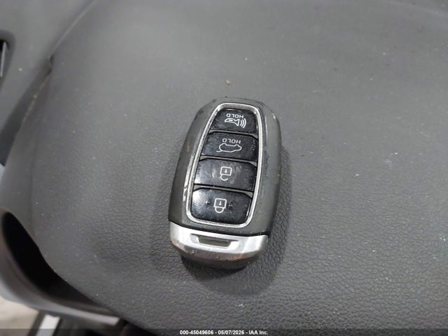 45049606 :رقم المزاد ، KM8K2CAA1MU611855 vin ، 2021 Hyundai Kona Sel مزاد بيع