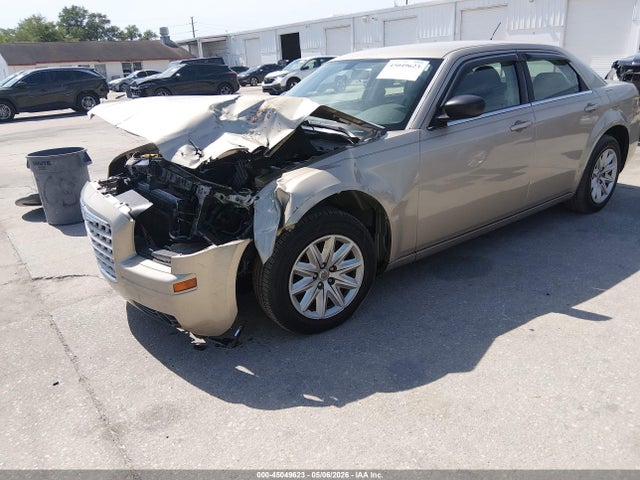 2008 Chrysler 300 Lx მანქანა იყიდება აუქციონზე, vin: 2C3KA43R68H135969, აუქციონის ნომერი: 45049623