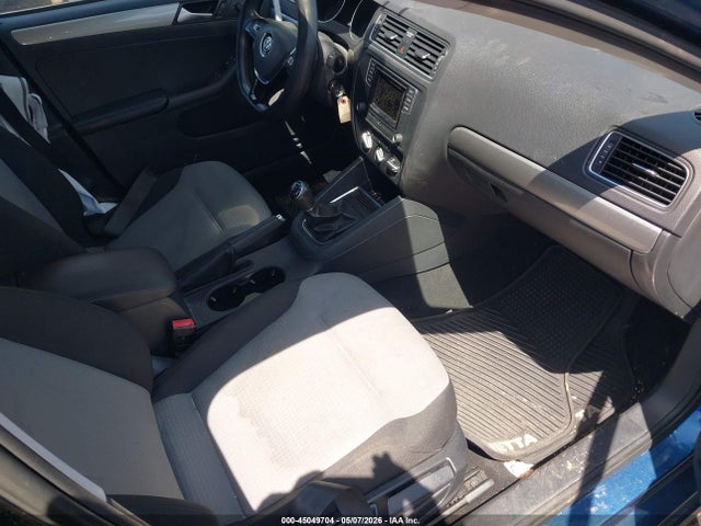 45049704 :رقم المزاد ، 3VW167AJ2HM383593 vin ، 2017 Volkswagen Jetta 1.4t S مزاد بيع