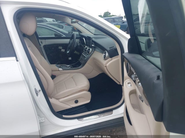 45049714 :رقم المزاد ، WDC0G4JB7HV011122 vin ، 2017 Mercedes-benz Glc 300 مزاد بيع