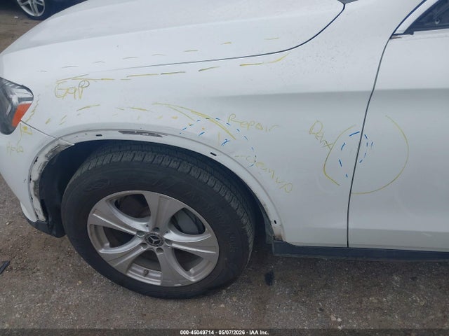 45049714 :رقم المزاد ، WDC0G4JB7HV011122 vin ، 2017 Mercedes-benz Glc 300 مزاد بيع