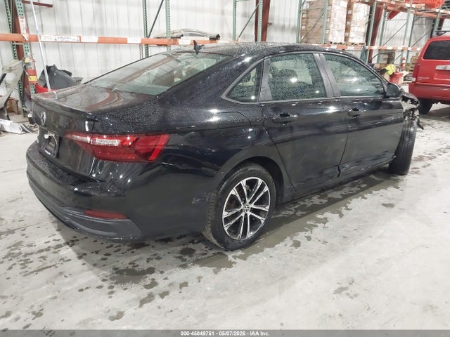Auction sale of the 2024 Volkswagen Jetta 1.5t Sport, vin: 3VWBM7BU4RM075040, lot number: 45049751