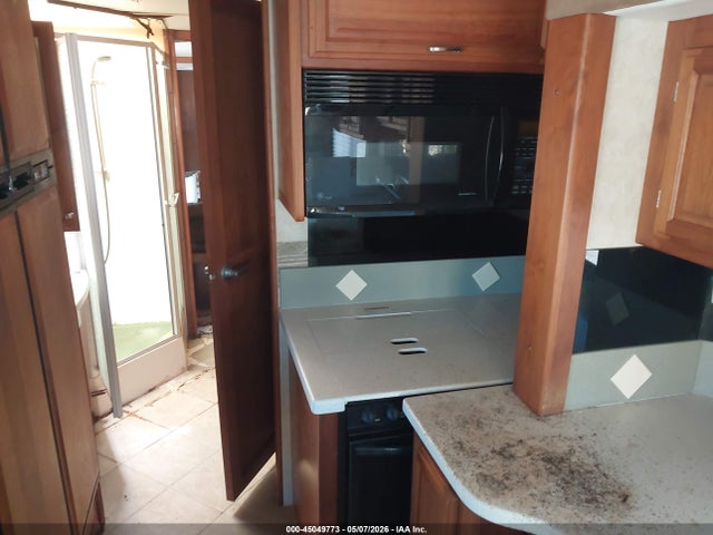 2003 Freightliner Chassis X Line Motor Home მანქანა იყიდება აუქციონზე, vin: 4UZAAHBS13CL78714, აუქციონის ნომერი: 45049773