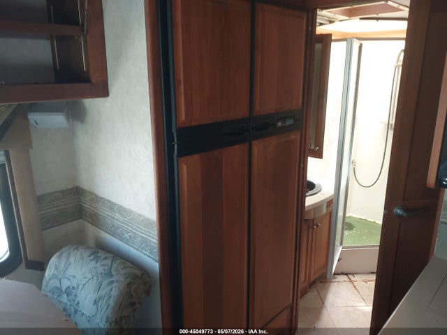 2003 Freightliner Chassis X Line Motor Home მანქანა იყიდება აუქციონზე, vin: 4UZAAHBS13CL78714, აუქციონის ნომერი: 45049773