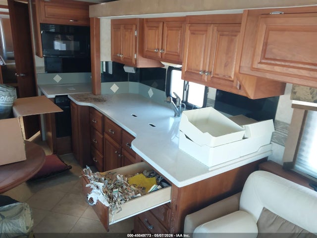 2003 Freightliner Chassis X Line Motor Home მანქანა იყიდება აუქციონზე, vin: 4UZAAHBS13CL78714, აუქციონის ნომერი: 45049773