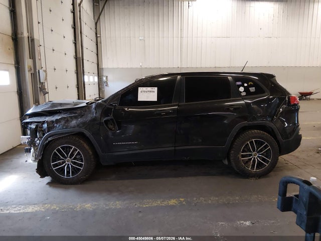1C4PJMAB8FW792097 Jeep Cherokee Sport