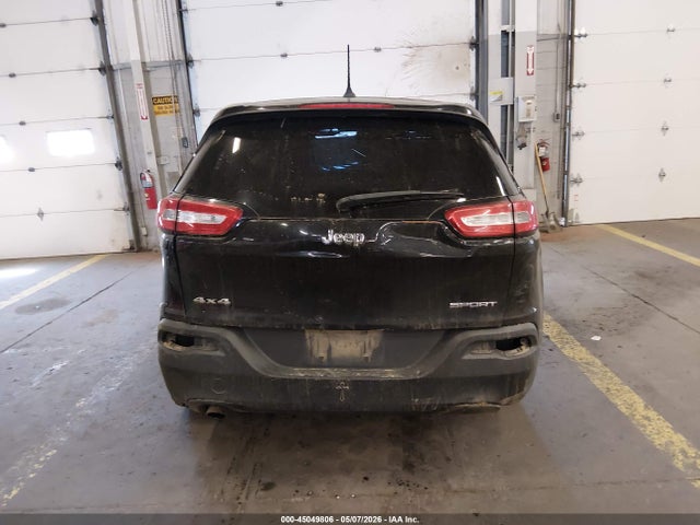 1C4PJMAB8FW792097 Jeep Cherokee Sport