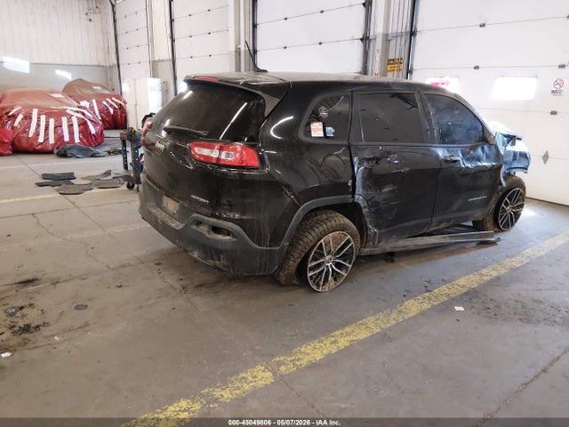 1C4PJMAB8FW792097 Jeep Cherokee Sport