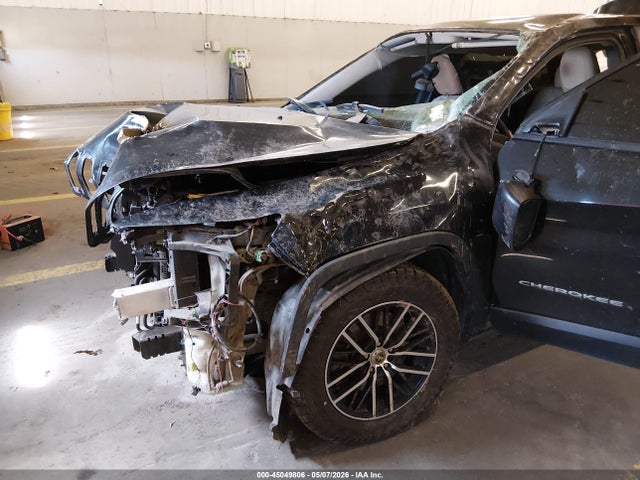 1C4PJMAB8FW792097 Jeep Cherokee Sport