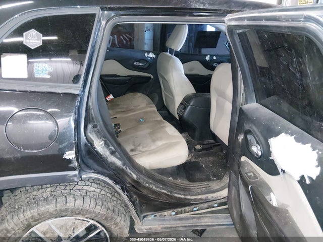1C4PJMAB8FW792097 Jeep Cherokee Sport