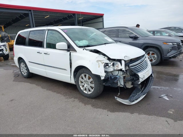 45049819 :رقم المزاد ، 2C4RC1BGXFR539738 vin ، 2015 Chrysler Town & Country Touring مزاد بيع