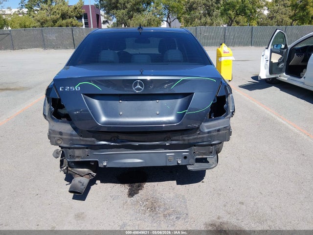 Продажа на аукционе авто 2013 Mercedes-benz C 250 Luxury, vin: WDDGF4HB2DA774413, номер лота: 45049821