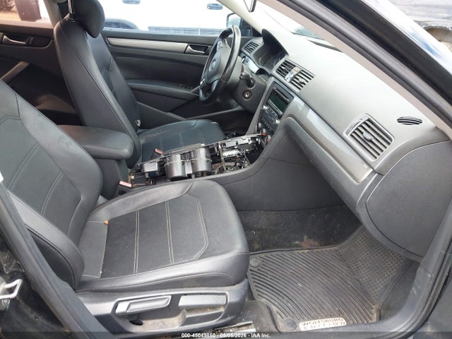 45049850 :رقم المزاد ، 1VWAT7A38FC024998 vin ، 2015 Volkswagen Passat 1.8t Wolfsburg Edition مزاد بيع