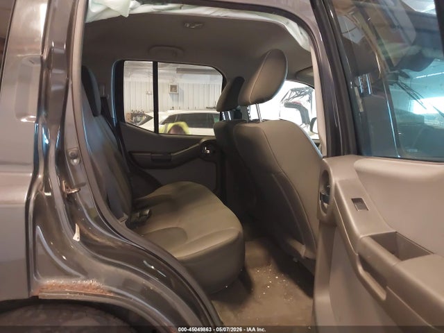 45049863 :رقم المزاد ، 5N1AN0NW5FN662828 vin ، 2015 Nissan Xterra Pro-4x/s/x مزاد بيع