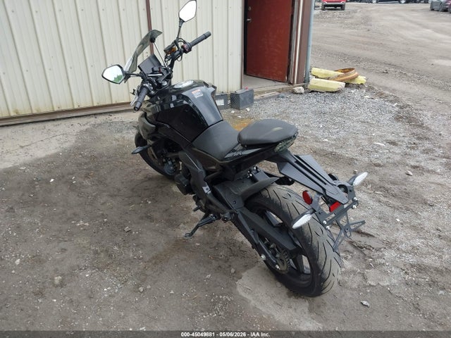 45049881 :رقم المزاد ، LCEPEVLB7P6000272 vin ، 2023 Cf Moto 650nk مزاد بيع