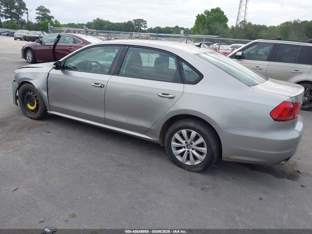 Продажа на аукционе авто 2013 Volkswagen Passat S, vin: 1VWAH7A33DC059897, номер лота: 45049909