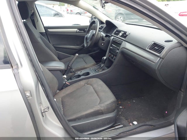 Продажа на аукционе авто 2013 Volkswagen Passat S, vin: 1VWAH7A33DC059897, номер лота: 45049909