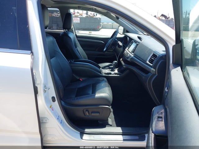 5TDDZRFH8KS739318 Toyota Highlander Limited