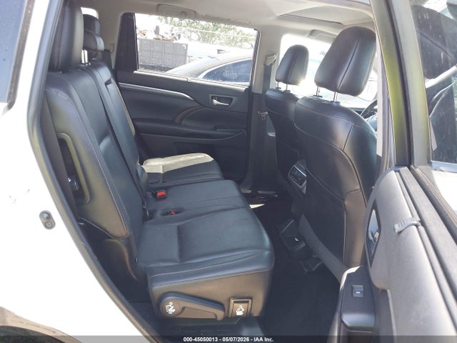 5TDDZRFH8KS739318 Toyota Highlander Limited